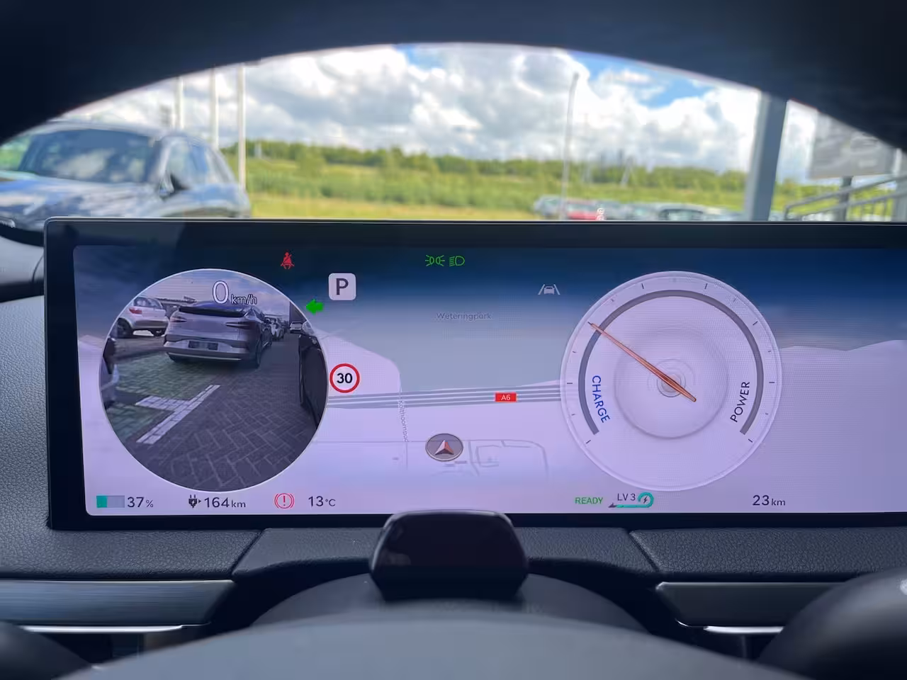 Genesis GV60 84 kWh 229pk First Edition | 360 Camera | Winterpakket | 19" Lichtmetaal | Parkeer Assiste