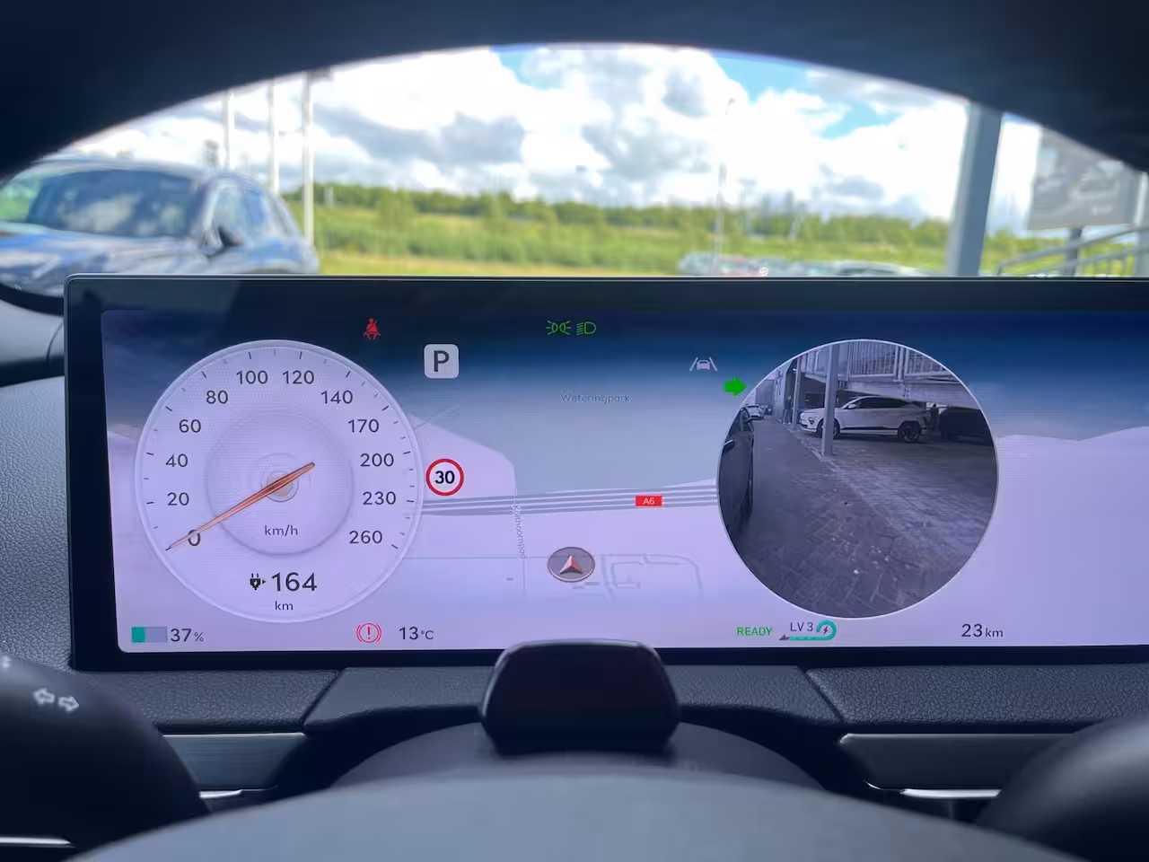 Genesis GV60 84 kWh 229pk First Edition | 360 Camera | Winterpakket | 19" Lichtmetaal | Parkeer Assiste