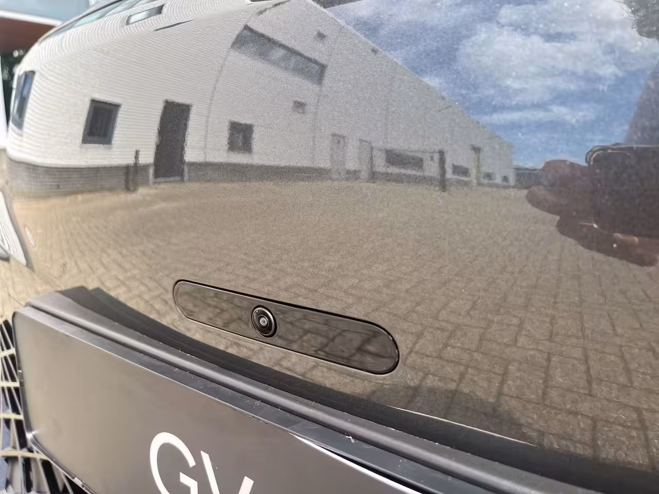 Genesis GV60 84 kWh 229pk First Edition | 360 Camera | Winterpakket | 19" Lichtmetaal | Parkeer Assiste