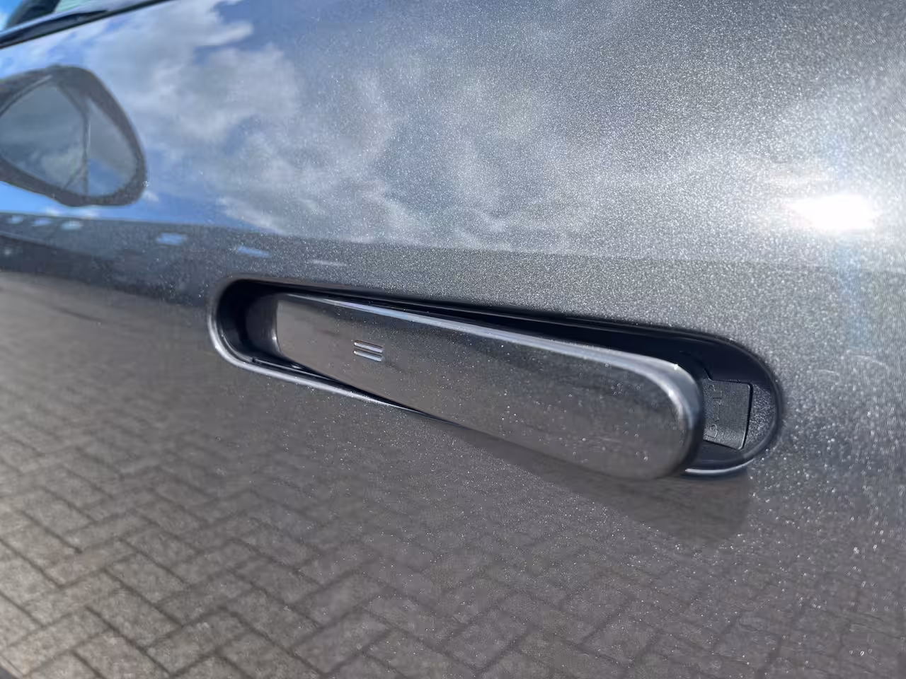 Genesis GV60 84 kWh 229pk First Edition | 360 Camera | Winterpakket | 19" Lichtmetaal | Parkeer Assiste