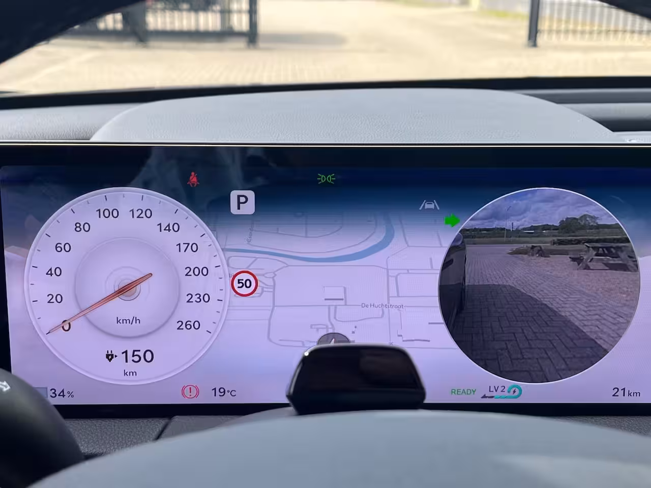 Genesis GV60 84 kWh 229pk First Edition | 360 Camera | Winterpakket | 19" Lichtmetaal | Parkeer Assiste