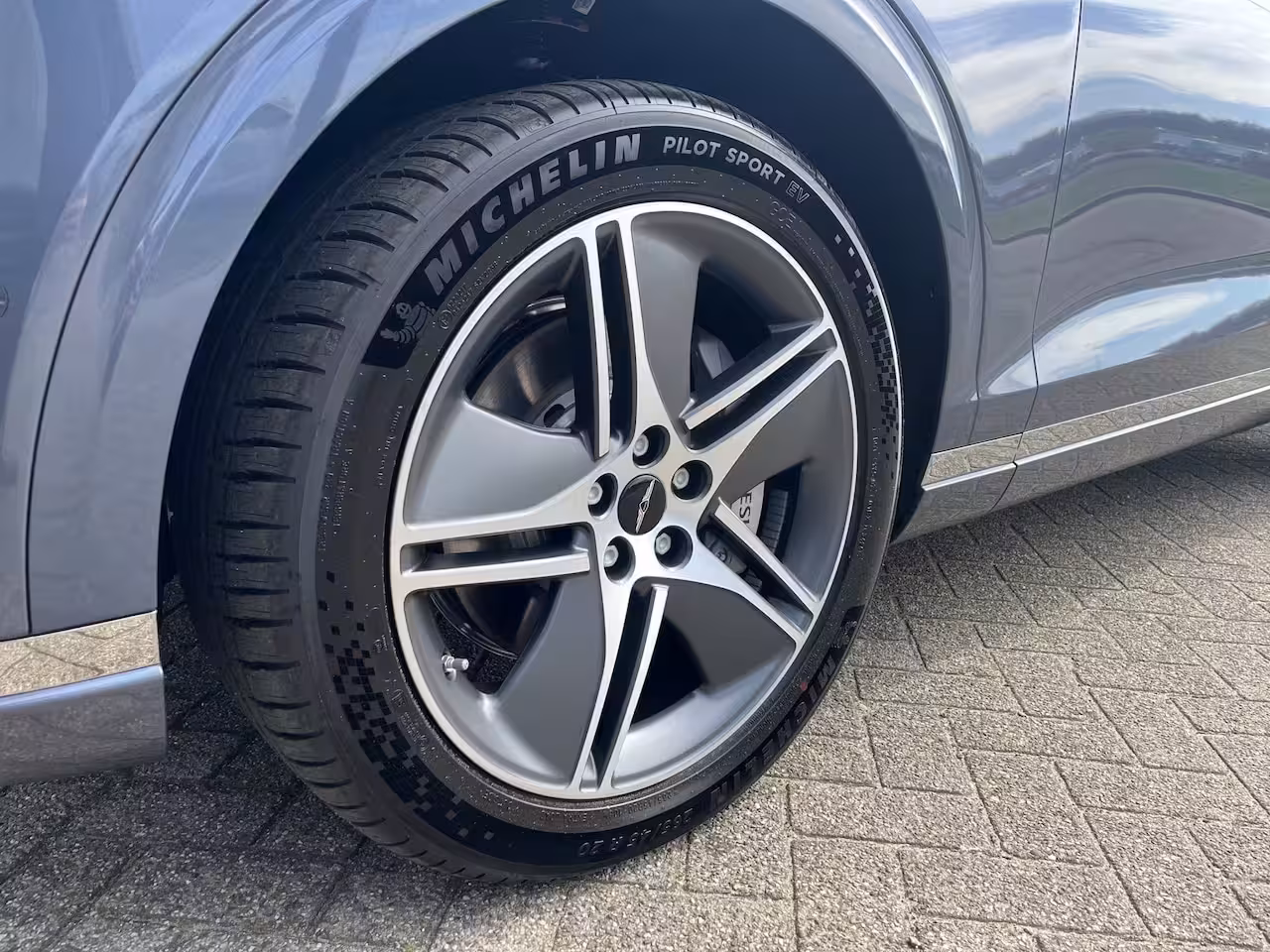 Genesis GV70 84 kWh 490pk Performance AWD Dual Motor Premium | V2L | Nappa Leder | Bang & Olufsen | 20"