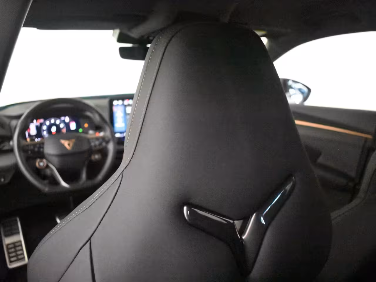 Cupra Terramar 1.5 TSI e-Hybrid Business | 360gr Camera | Head-up Display | Keyless | Elektr stoel incl m