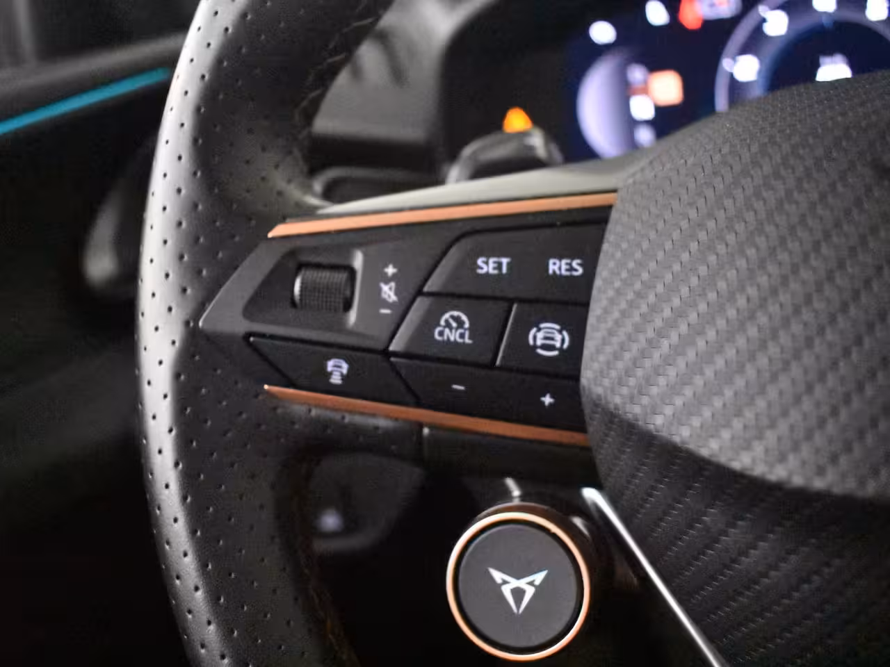 Cupra Terramar 1.5 TSI e-Hybrid Business | 360gr Camera | Head-up Display | Keyless | Elektr stoel incl m