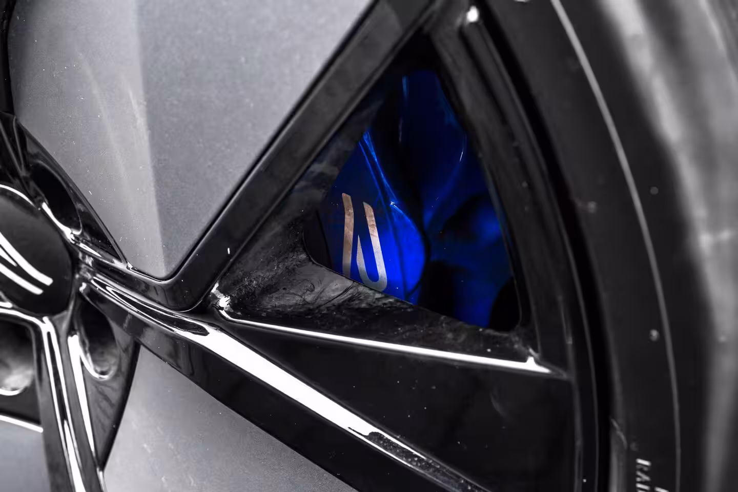 Volkswagen Touareg 3.0 TSi eHybrid 4MOTION R l Trekhaak Elektr. l DYNAUDIO | SoH 99% l Nappa Leder l Elektr.