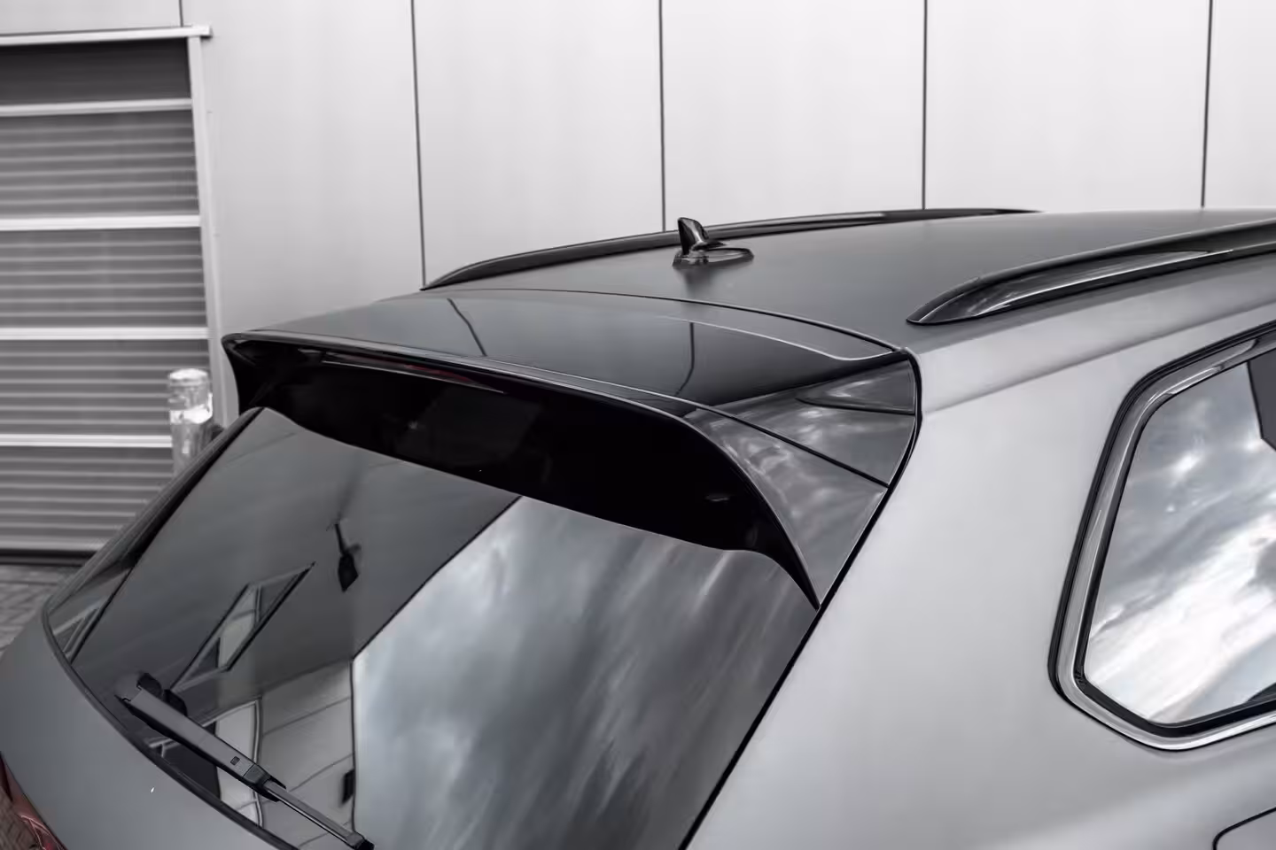 Volkswagen Touareg 3.0 TSi eHybrid 4MOTION R l Trekhaak Elektr. l DYNAUDIO | SoH 99% l Nappa Leder l Elektr.