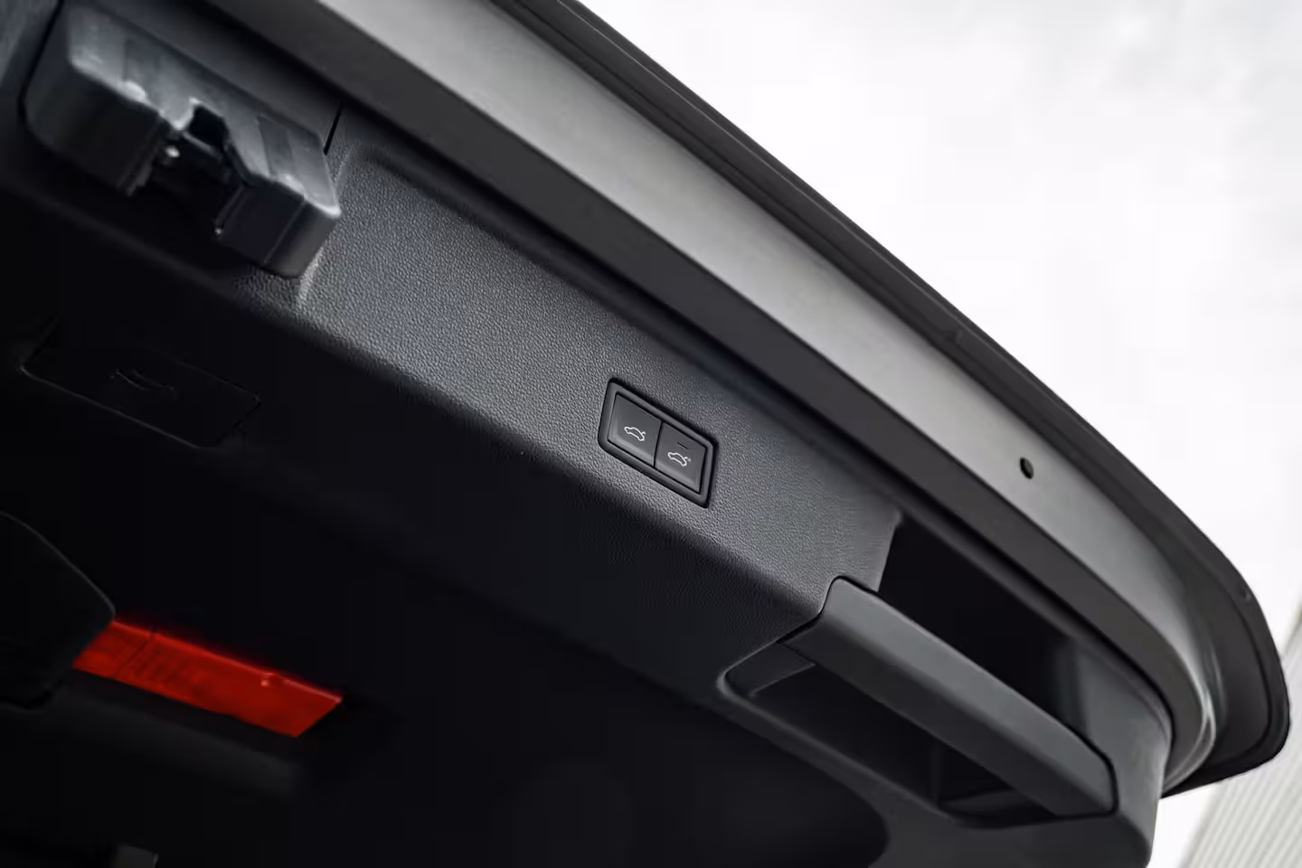 Volkswagen Touareg 3.0 TSi eHybrid 4MOTION R l Trekhaak Elektr. l DYNAUDIO | SoH 99% l Nappa Leder l Elektr.