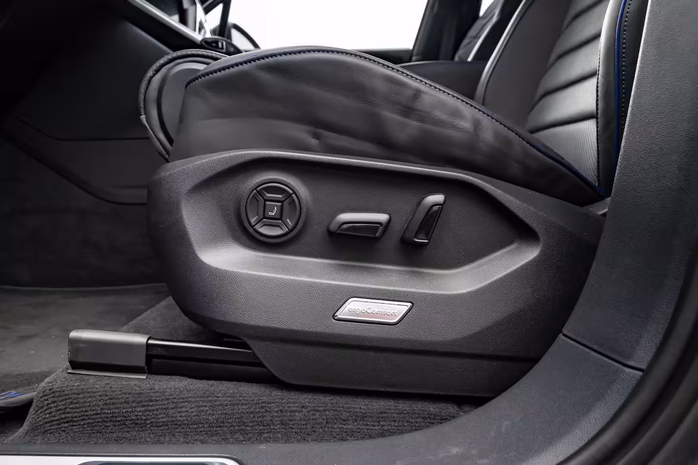 Volkswagen Touareg 3.0 TSi eHybrid 4MOTION R l Trekhaak Elektr. l DYNAUDIO | SoH 99% l Nappa Leder l Elektr.