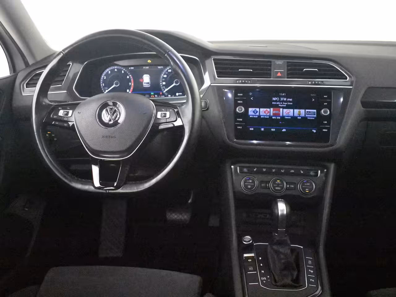 Volkswagen Tiguan Allspace 1.4 TSI Highline l Pano Dak l Trekhaak Elektr. l 18" l Elektr. Klep l Climate Control l Lu