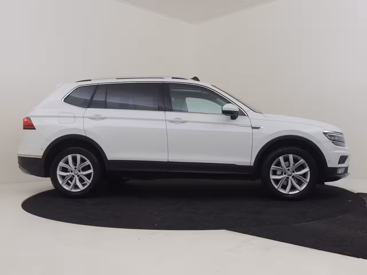 Volkswagen Tiguan Allspace 1.4 TSI Highline l Pano Dak l Trekhaak Elektr. l 18" l Elektr. Klep l Climate Control l Lu