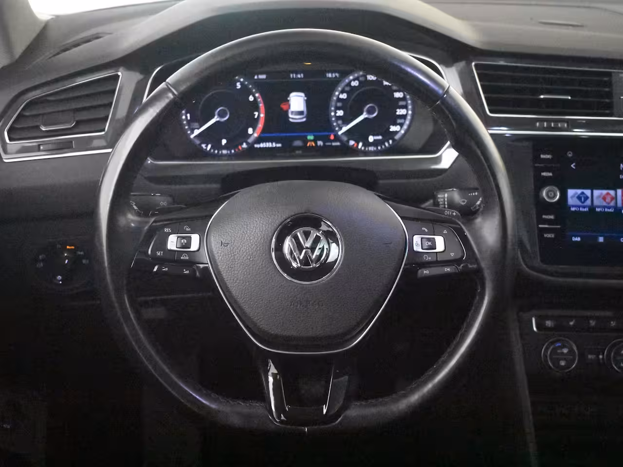 Volkswagen Tiguan Allspace 1.4 TSI Highline l Pano Dak l Trekhaak Elektr. l 18" l Elektr. Klep l Climate Control l Lu