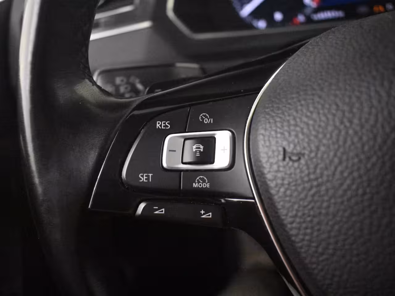 Volkswagen Tiguan Allspace 1.4 TSI Highline l Pano Dak l Trekhaak Elektr. l 18" l Elektr. Klep l Climate Control l Lu