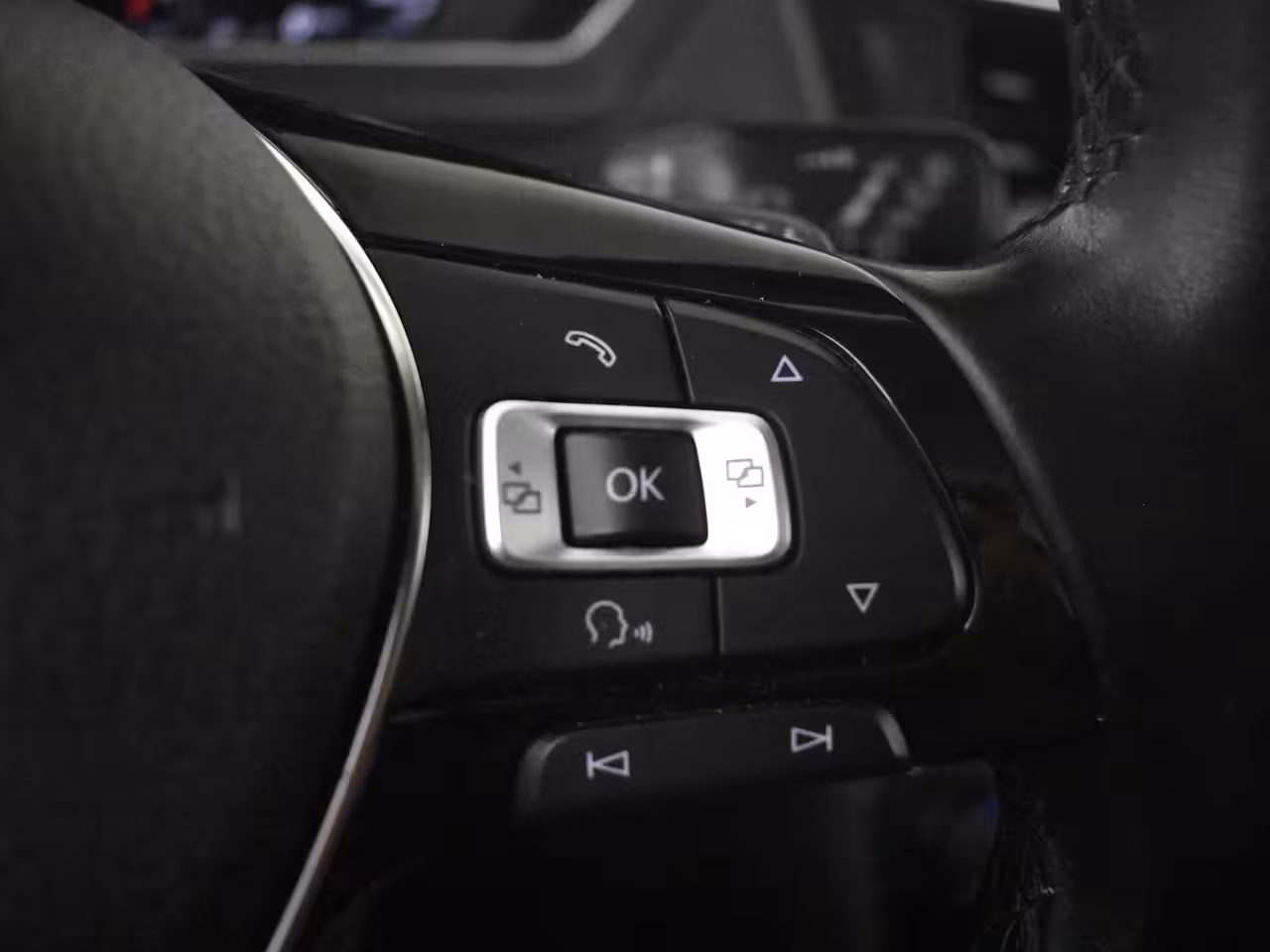Volkswagen Tiguan Allspace 1.4 TSI Highline l Pano Dak l Trekhaak Elektr. l 18" l Elektr. Klep l Climate Control l Lu