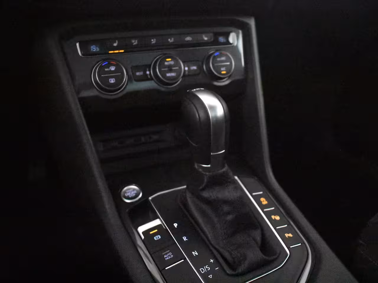 Volkswagen Tiguan Allspace 1.4 TSI Highline l Pano Dak l Trekhaak Elektr. l 18" l Elektr. Klep l Climate Control l Lu