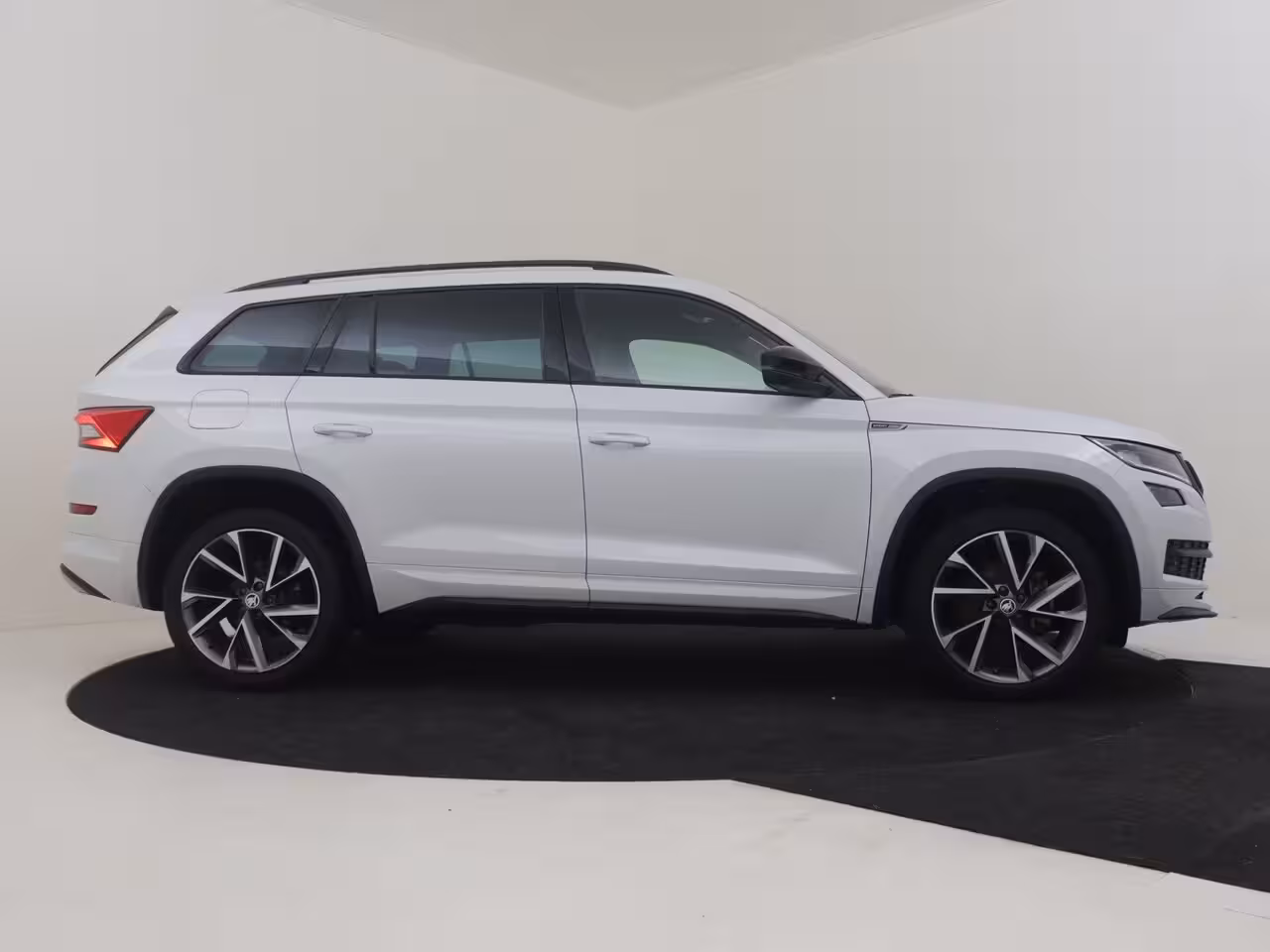Skoda Kodiaq 1.5 TSI Sportline Business 7p. l Canton Sound l Elekt. Stoel incl Memory l Side Assist l E