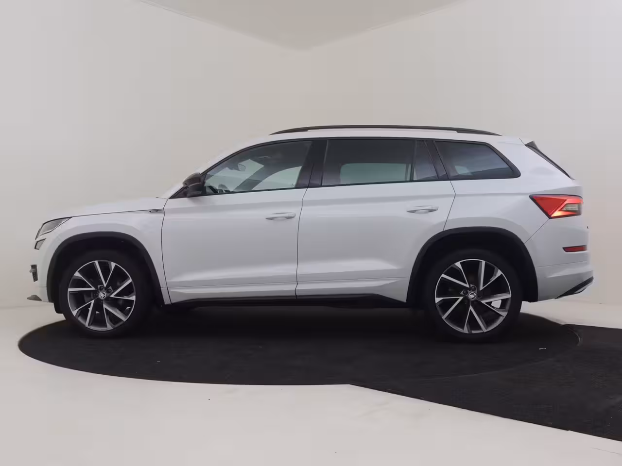Skoda Kodiaq 1.5 TSI Sportline Business 7p. l Canton Sound l Elekt. Stoel incl Memory l Side Assist l E