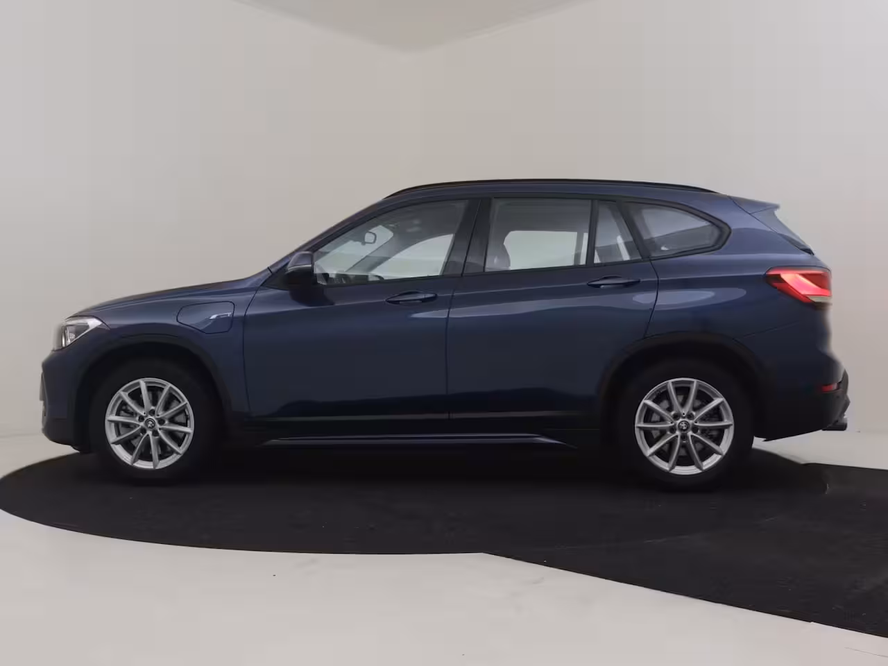 BMW X1 xDrive25e High Executive l Slechts 41 dkm l Leder l Stoelverwarming l Elekt. Klep l Full M