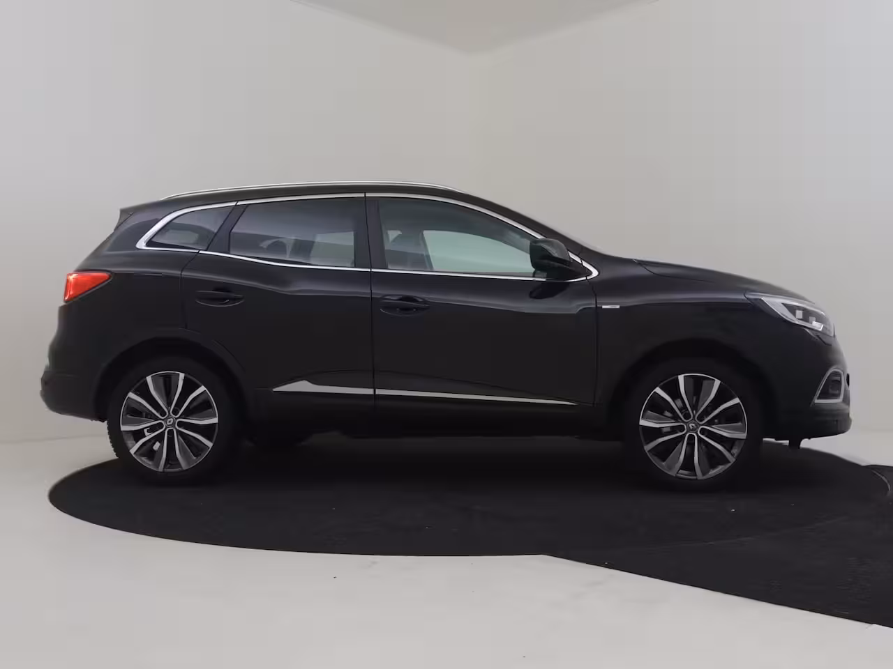 Renault Kadjar 1.3 TCe Automaat Black Edition l Bose Audio l Camera l LED l Cr Control l Side Assist l Ha