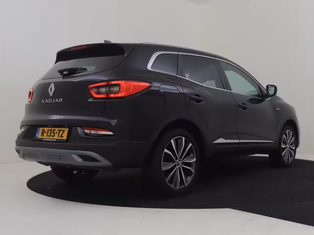Renault Kadjar 1.3 TCe Automaat Black Edition l Bose Audio l Camera l LED l Cr Control l Side Assist l Ha