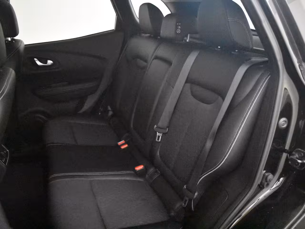 Renault Kadjar 1.3 TCe Automaat Black Edition l Bose Audio l Camera l LED l Cr Control l Side Assist l Ha