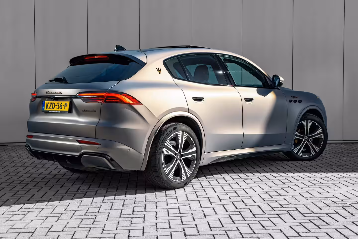 Maserati Grecale AWD Folgore 105kWh l Luchtvering l 360 gr Camera l High End Sound l Panoramadak l Stoelver