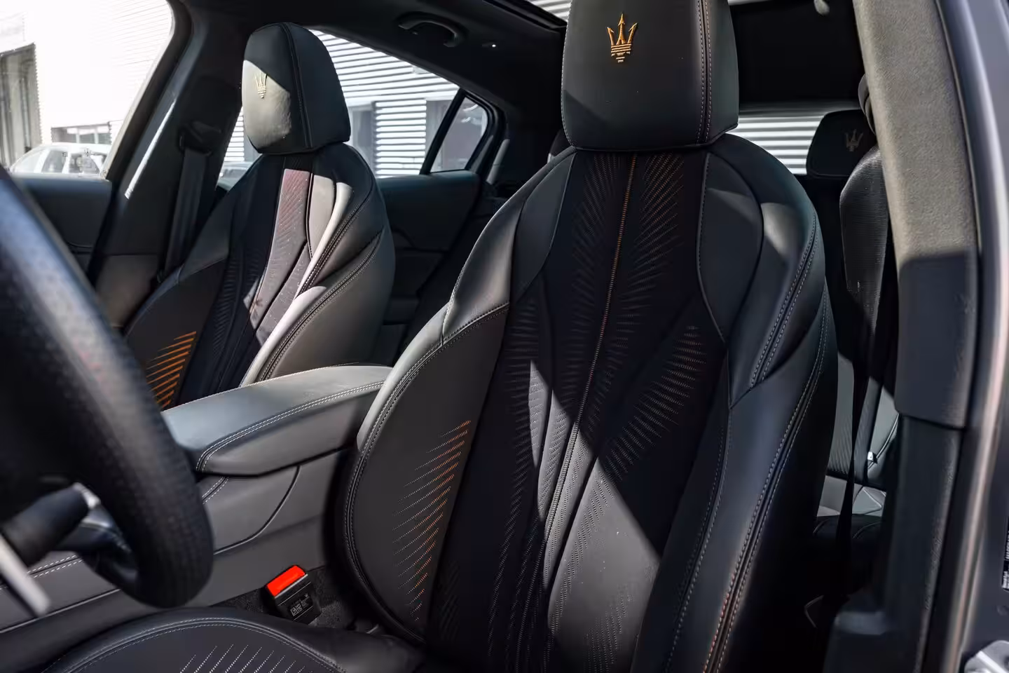 Maserati Grecale AWD Folgore 105kWh l Luchtvering l 360 gr Camera l High End Sound l Panoramadak l Stoelver