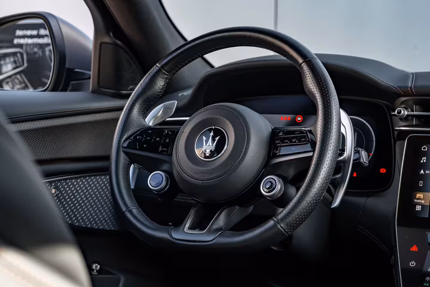 Maserati Grecale AWD Folgore 105kWh l Luchtvering l 360 gr Camera l High End Sound l Panoramadak l Stoelver