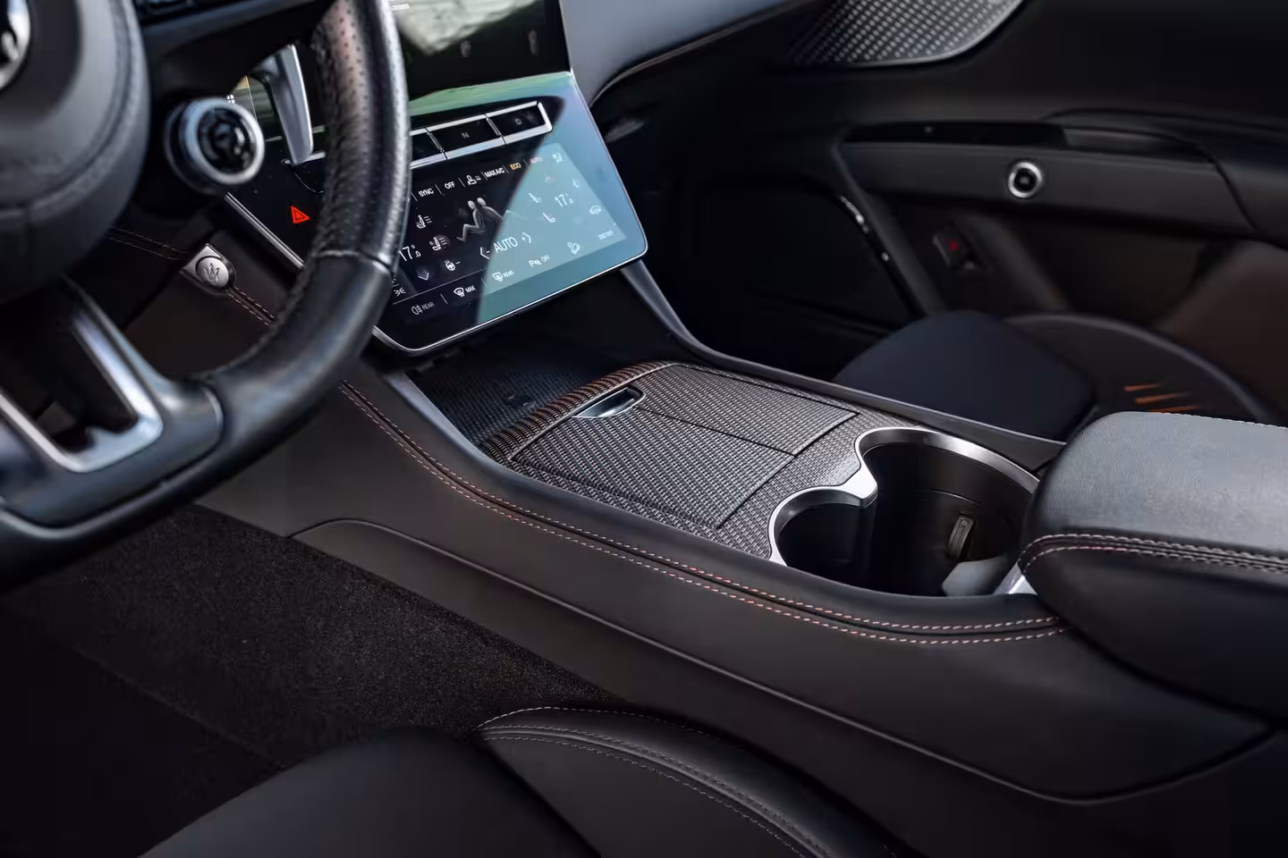 Maserati Grecale AWD Folgore 105kWh l Luchtvering l 360 gr Camera l High End Sound l Panoramadak l Stoelver