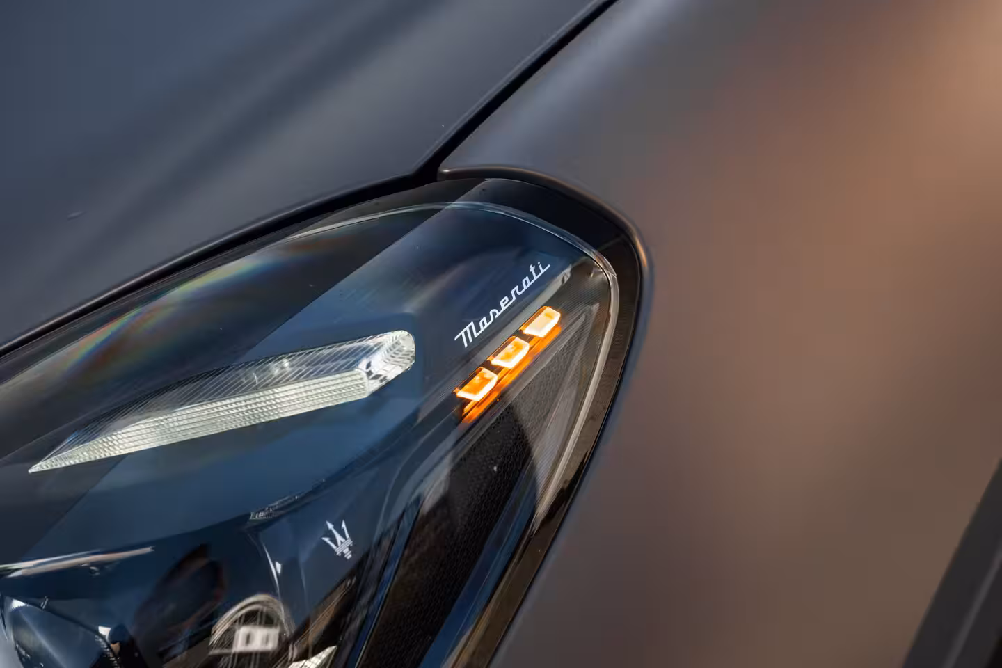 Maserati Grecale AWD Folgore 105kWh l Luchtvering l 360 gr Camera l High End Sound l Panoramadak l Stoelver