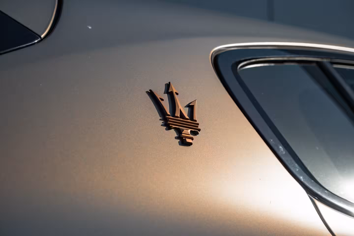 Maserati Grecale AWD Folgore 105kWh l Luchtvering l 360 gr Camera l High End Sound l Panoramadak l Stoelver
