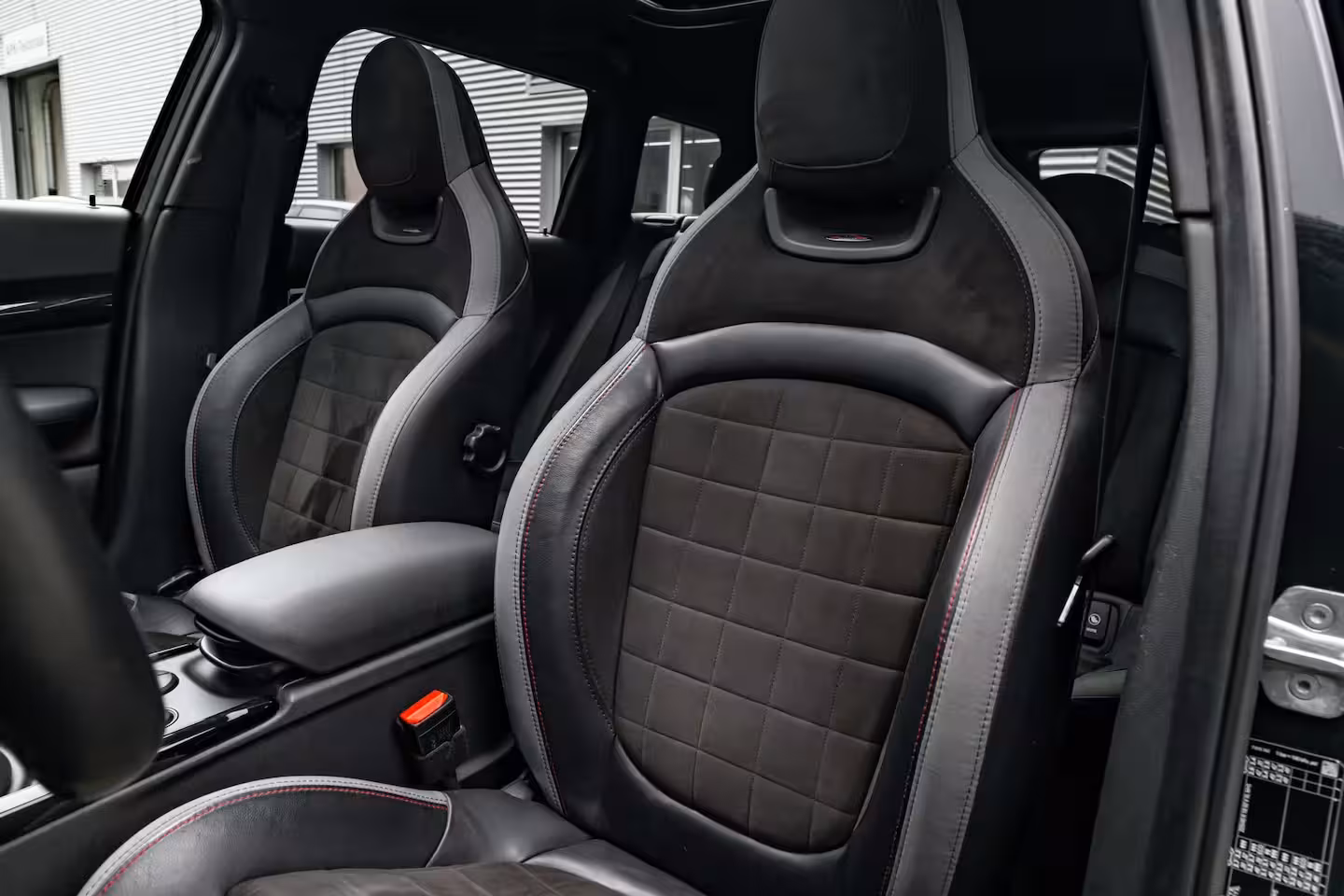 Mini Clubman 2.0 JCW ALL4 l Harman/Kardon Sound l Leder/Alcantara l Head up Display l Panoramadak l Cam
