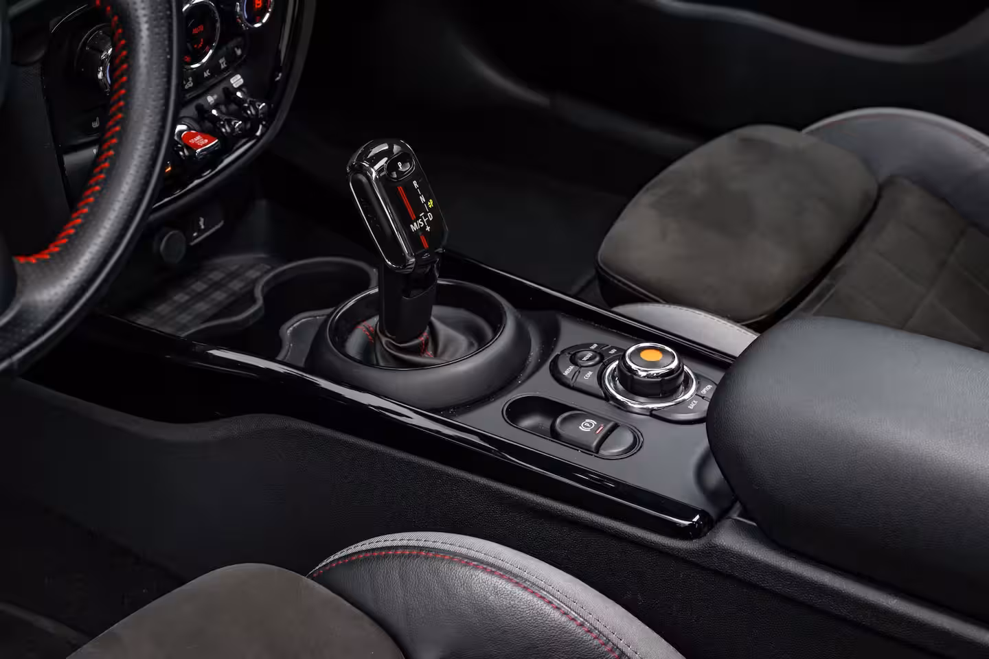 Mini Clubman 2.0 JCW ALL4 l Harman/Kardon Sound l Leder/Alcantara l Head up Display l Panoramadak l Cam