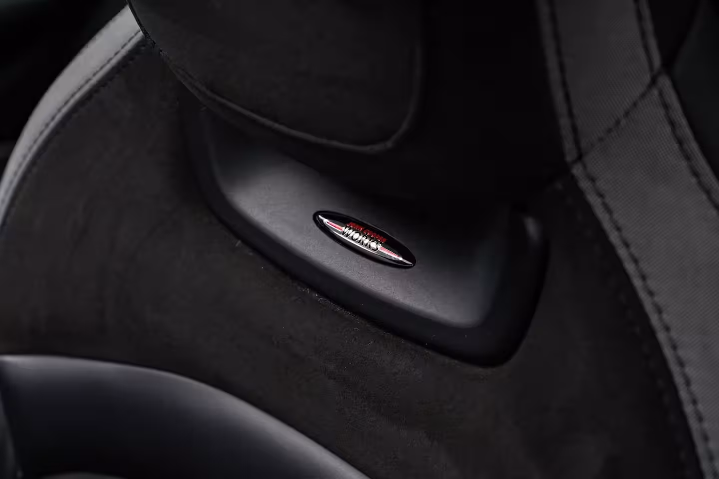 Mini Clubman 2.0 JCW ALL4 l Harman/Kardon Sound l Leder/Alcantara l Head up Display l Panoramadak l Cam