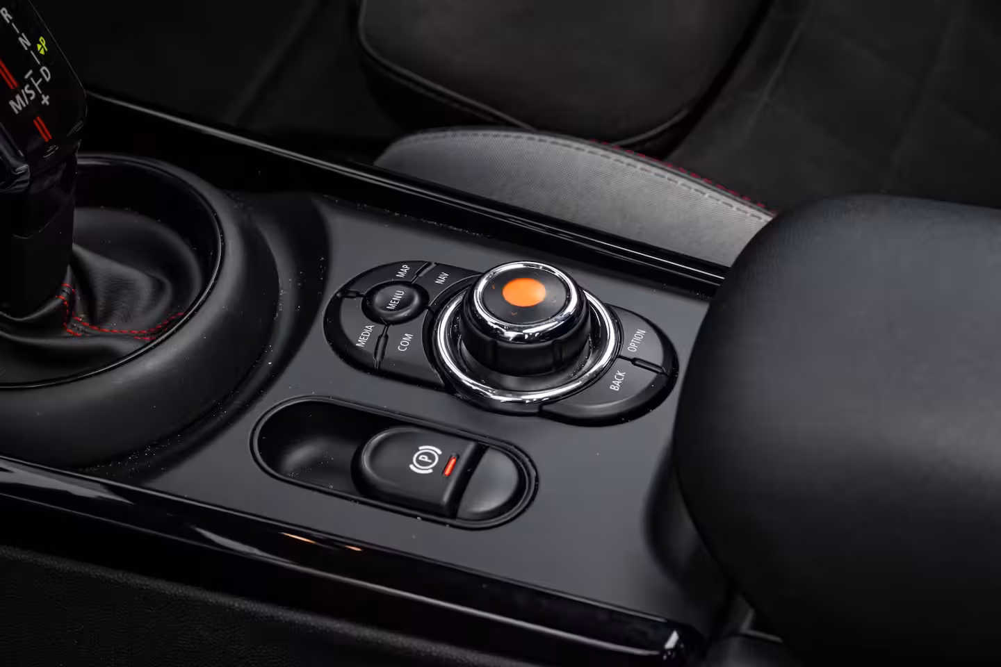 Mini Clubman 2.0 JCW ALL4 l Harman/Kardon Sound l Leder/Alcantara l Head up Display l Panoramadak l Cam