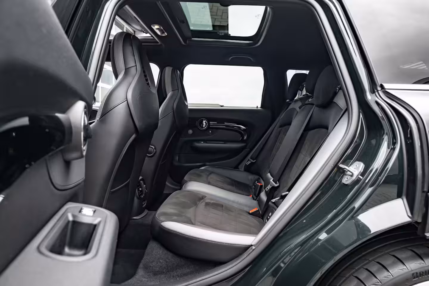 Mini Clubman 2.0 JCW ALL4 l Harman/Kardon Sound l Leder/Alcantara l Head up Display l Panoramadak l Cam