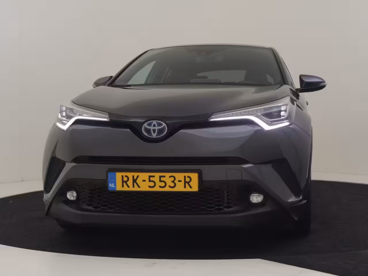 Toyota C-HR 1.8 Hybrid Executive l JBL Sound l Half Leder l Stoelverwarming l Cr Control l PDC V en A