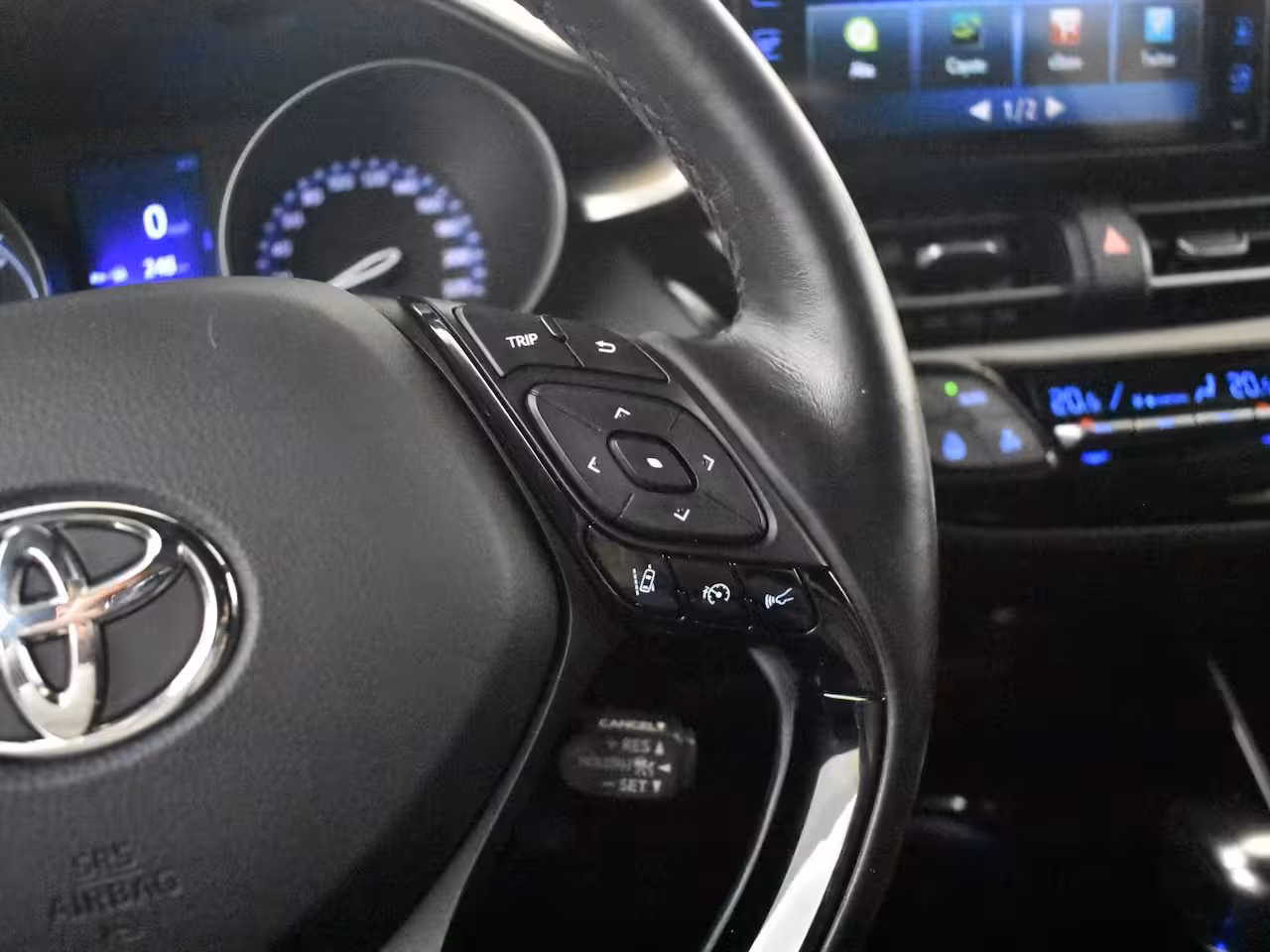 Toyota C-HR 1.8 Hybrid Executive l JBL Sound l Half Leder l Stoelverwarming l Cr Control l PDC V en A
