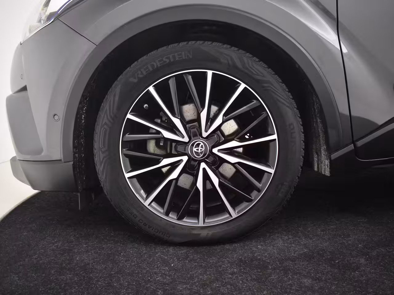 Toyota C-HR 1.8 Hybrid Executive l JBL Sound l Half Leder l Stoelverwarming l Cr Control l PDC V en A