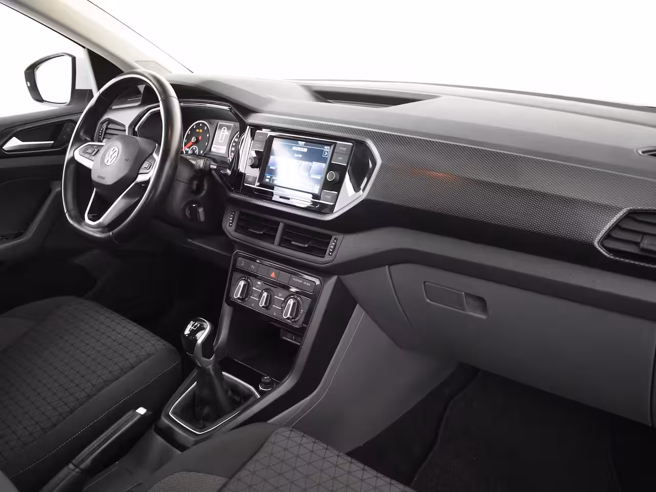 Volkswagen T-Cross 1.0 TSI Life 95Pk | R-Line l Trekhaak | Stoelverwarming | Dodehoek detectie | Parkeersenso