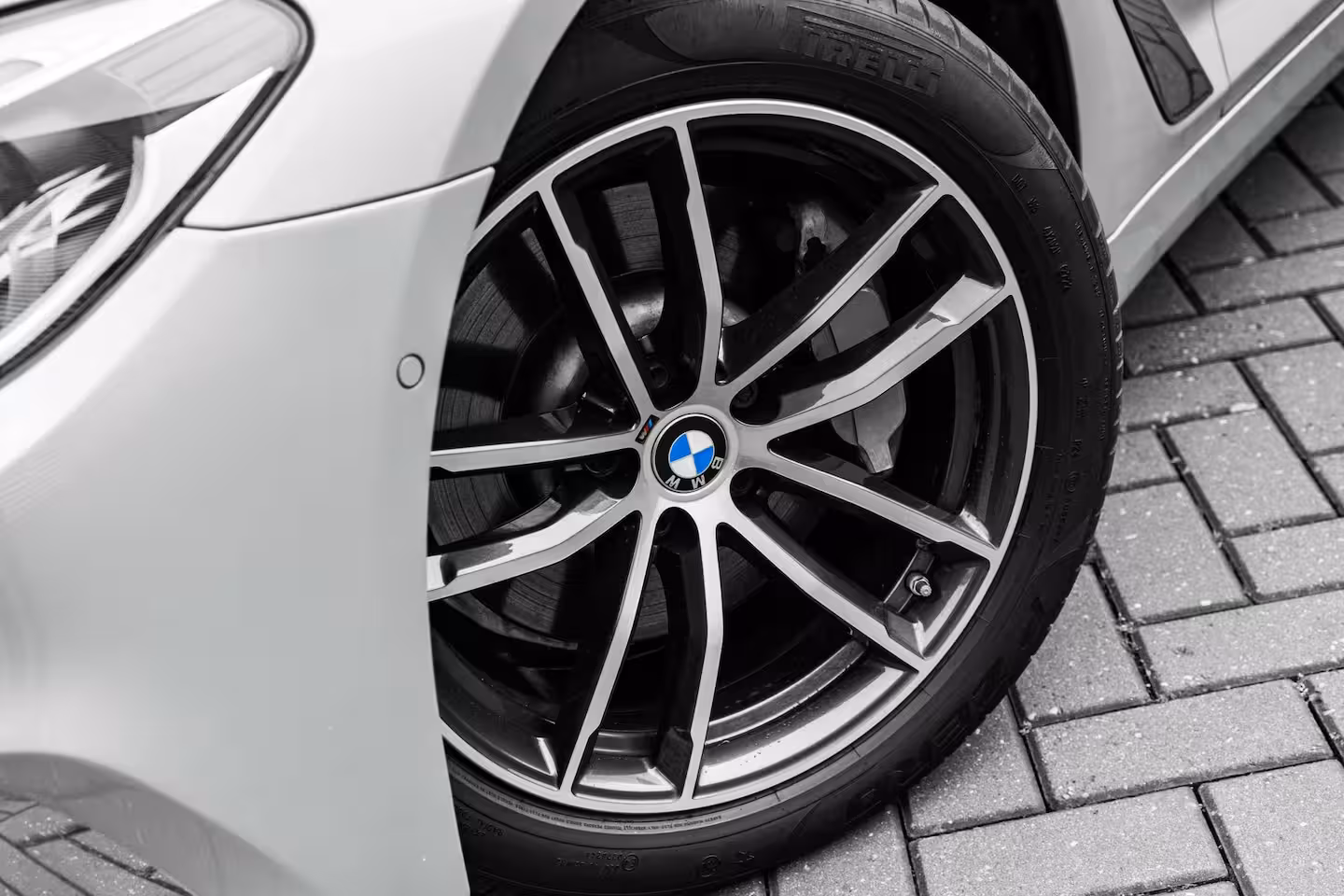 BMW 5-serie 530e iPerformance High Executive 252Pk | Rondomzichtcamera | Head-up Display | Glazen schu
