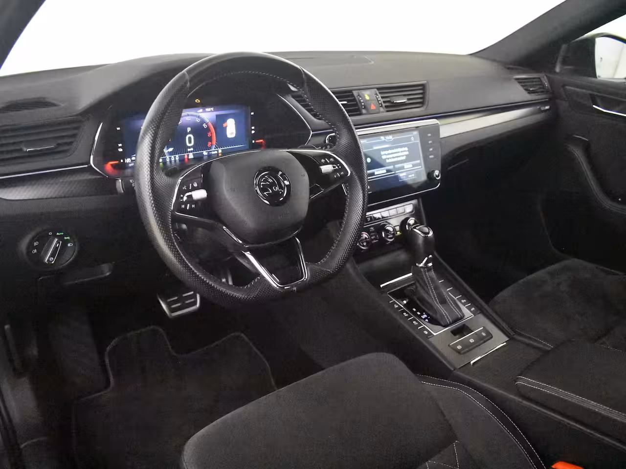 Skoda Superb Combi 1.4 TSI iV Sportline Business l Elekt. Stoel incl Memory l Pano Dak l Camera l Elektr. Kle