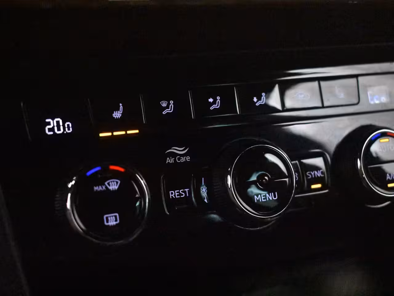 Skoda Superb Combi 1.4 TSI iV Sportline Business l Elekt. Stoel incl Memory l Pano Dak l Camera l Elektr. Kle