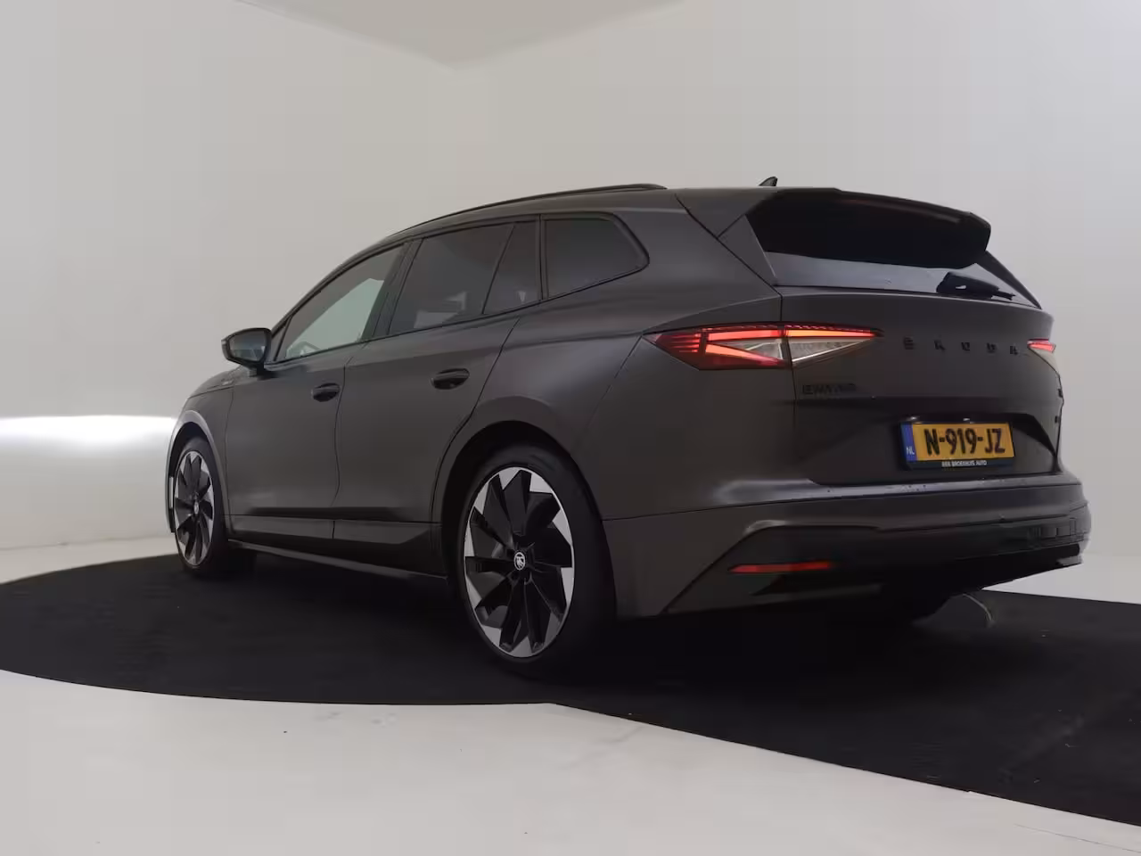 Skoda Enyaq iV 60 Sportline l SOH 91, 38% l Camera | 21" l Apple Car Play l Matte kleur l Navi l Sportsto