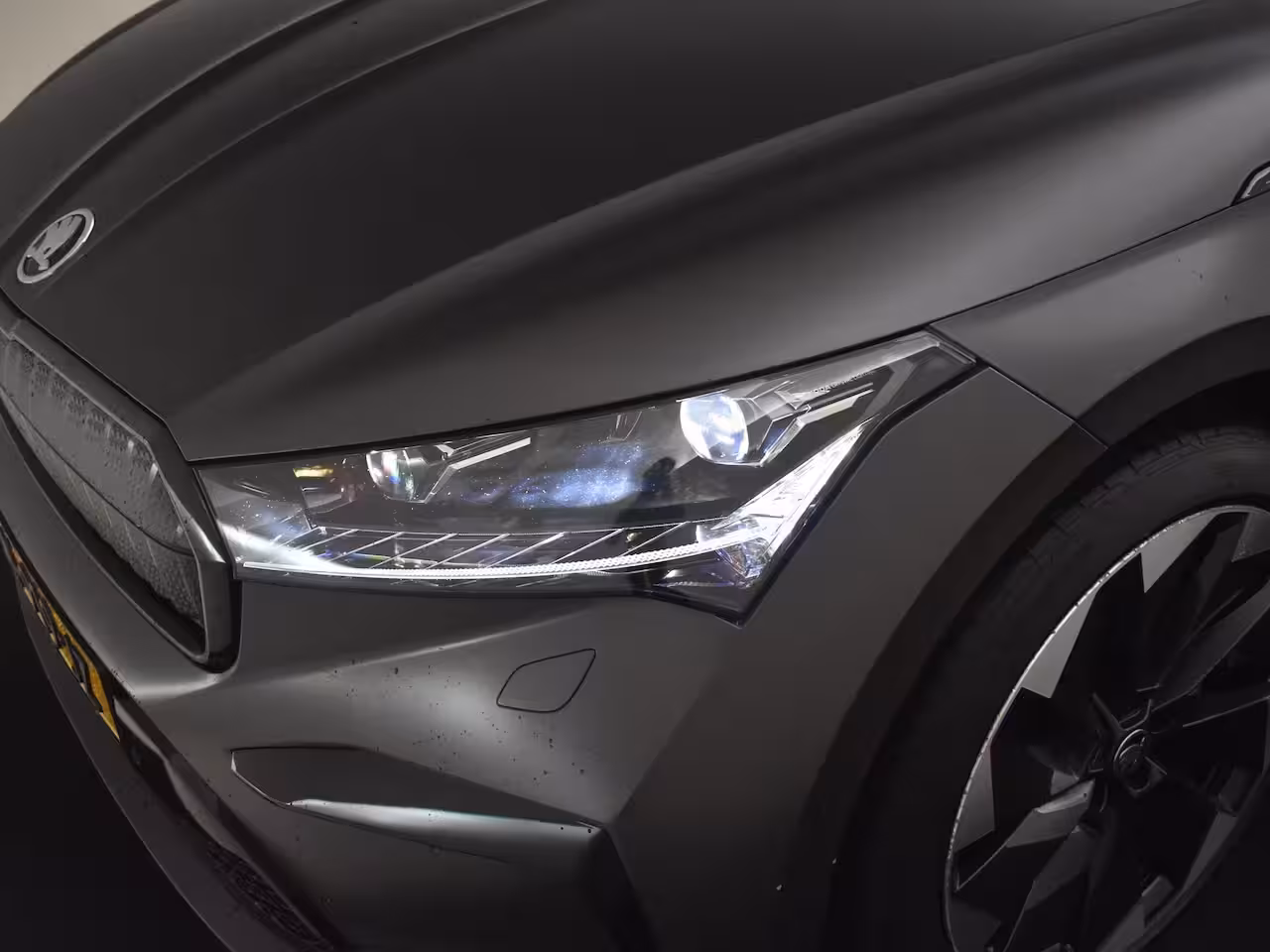 Skoda Enyaq iV 60 Sportline l SOH 91, 38% l Camera | 21" l Apple Car Play l Matte kleur l Navi l Sportsto