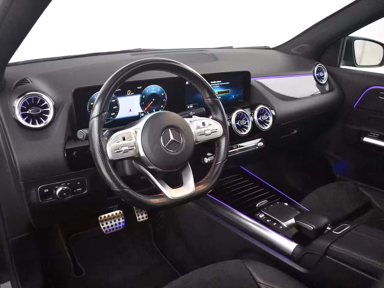 Mercedes-Benz GLA-Klasse 250 4MATIC AMG Line l Pano Dak l Leder/Alcantara l Trekhaak l Dodehoek Detectie l AMG l Sf