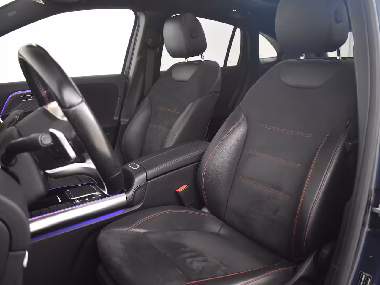 Mercedes-Benz GLA-Klasse 250 4MATIC AMG Line l Pano Dak l Leder/Alcantara l Trekhaak l Dodehoek Detectie l AMG l Sf