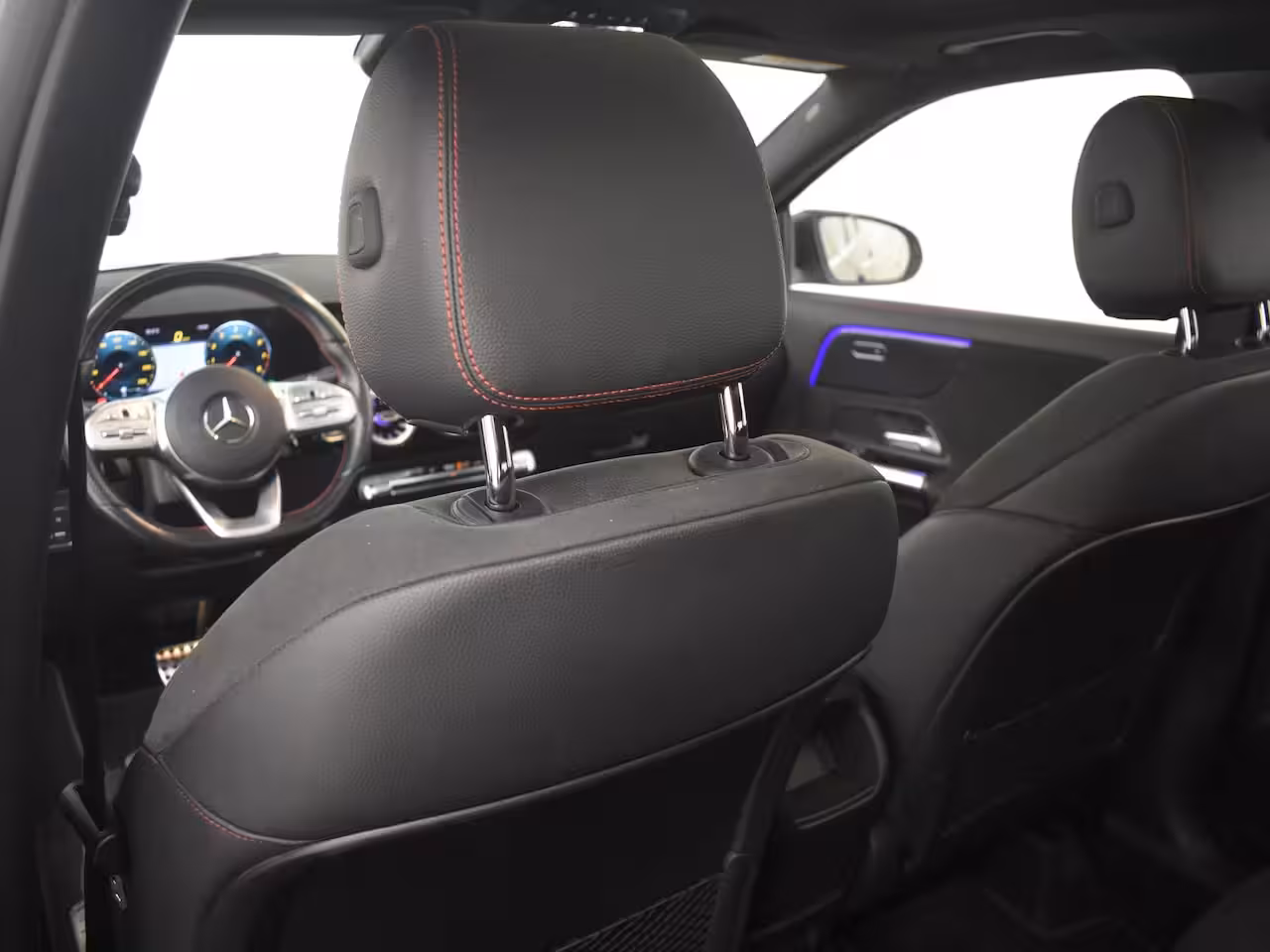 Mercedes-Benz GLA-Klasse 250 4MATIC AMG Line l Pano Dak l Leder/Alcantara l Trekhaak l Dodehoek Detectie l AMG l Sf