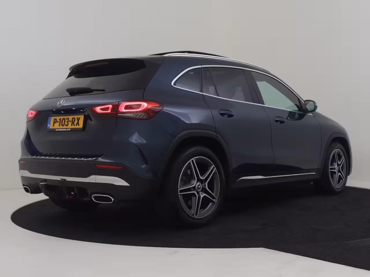 Mercedes-Benz GLA-Klasse 250 4MATIC AMG Line l Pano Dak l Leder/Alcantara l Trekhaak l Dodehoek Detectie l AMG l Sf