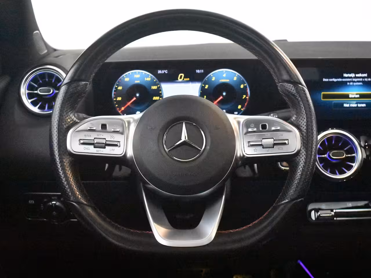 Mercedes-Benz GLA-Klasse 250 4MATIC AMG Line l Pano Dak l Leder/Alcantara l Trekhaak l Dodehoek Detectie l AMG l Sf