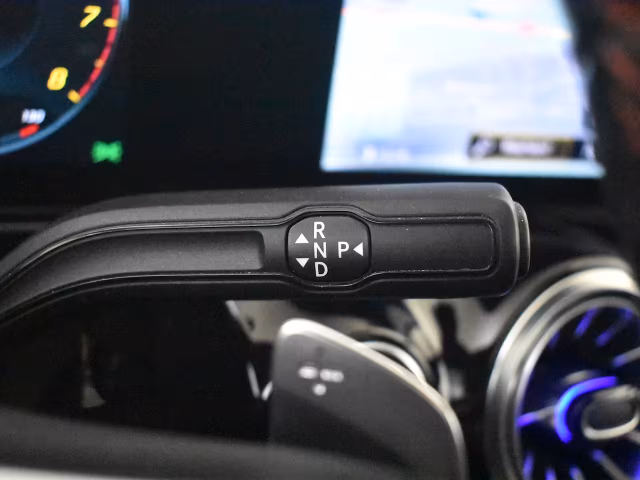 Mercedes-Benz GLA-Klasse 250 4MATIC AMG Line l Pano Dak l Leder/Alcantara l Trekhaak l Dodehoek Detectie l AMG l Sf